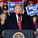 Trump blasts Democrats on immigration amid migrant caravan crisis